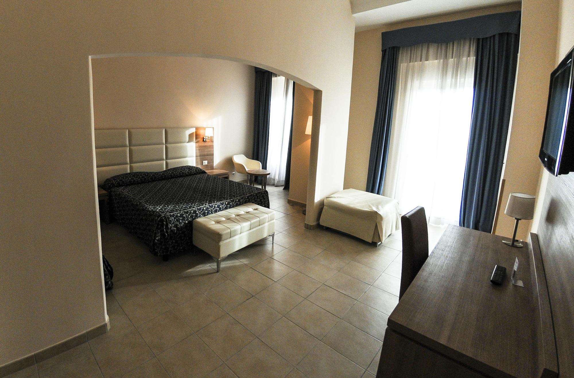 Hotel Mediterraneo Civitavecchia Luaran gambar