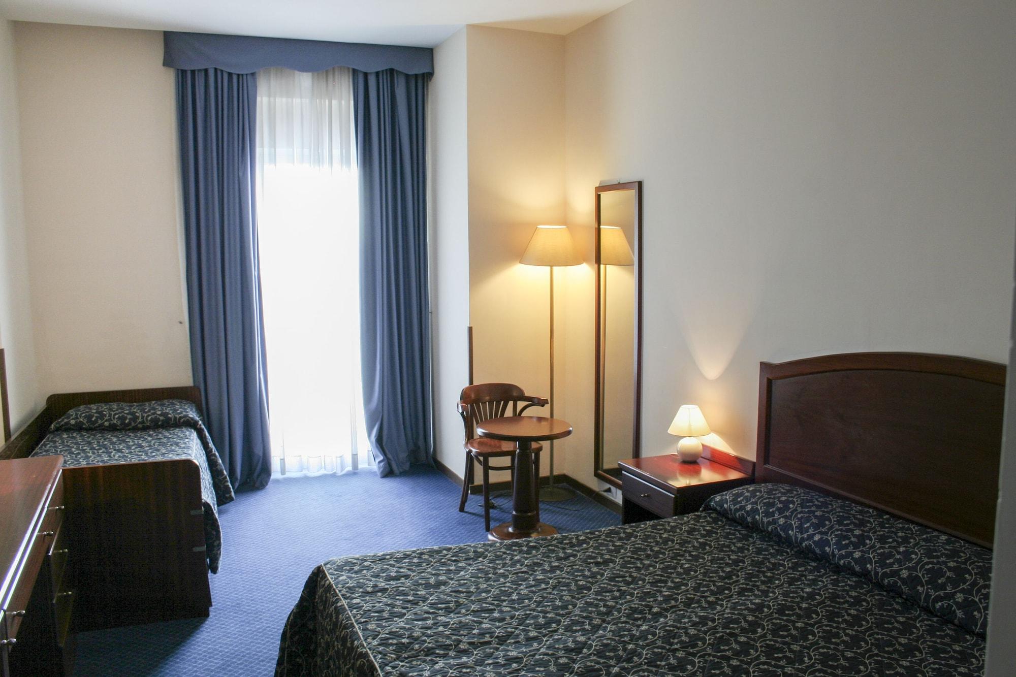 Hotel Mediterraneo Civitavecchia Luaran gambar