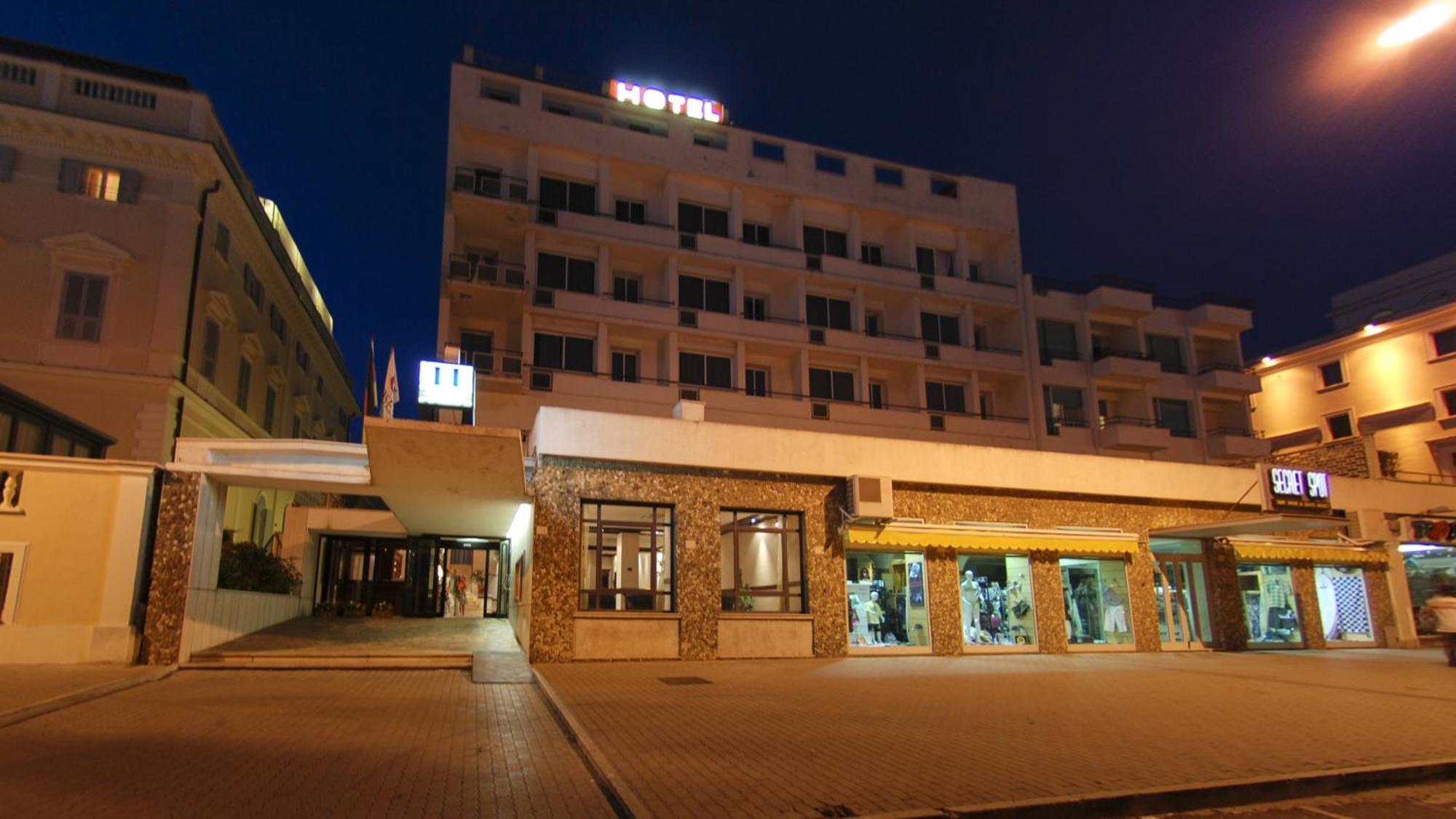 Hotel Mediterraneo Civitavecchia Luaran gambar