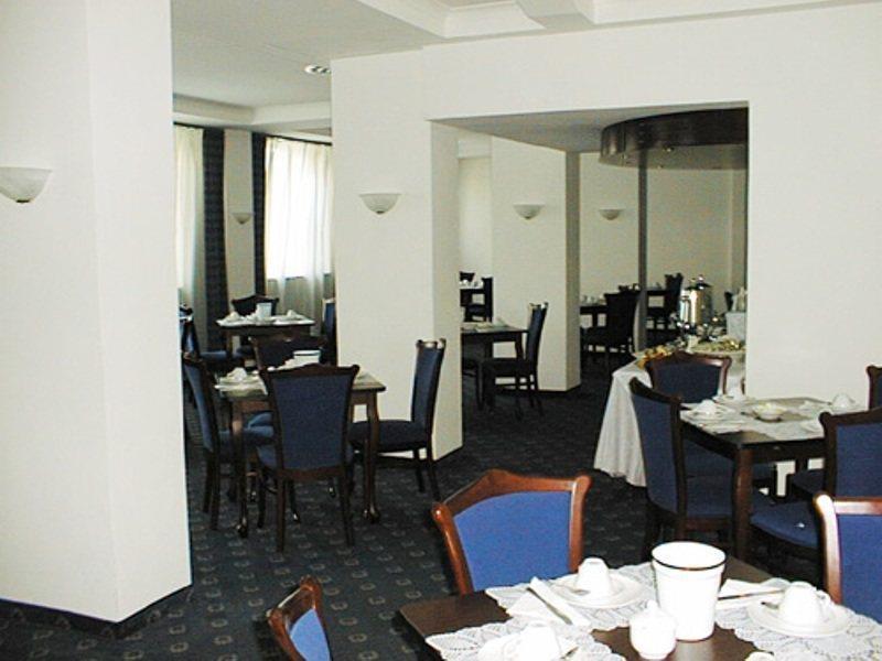 Hotel Mediterraneo Civitavecchia Restoran gambar
