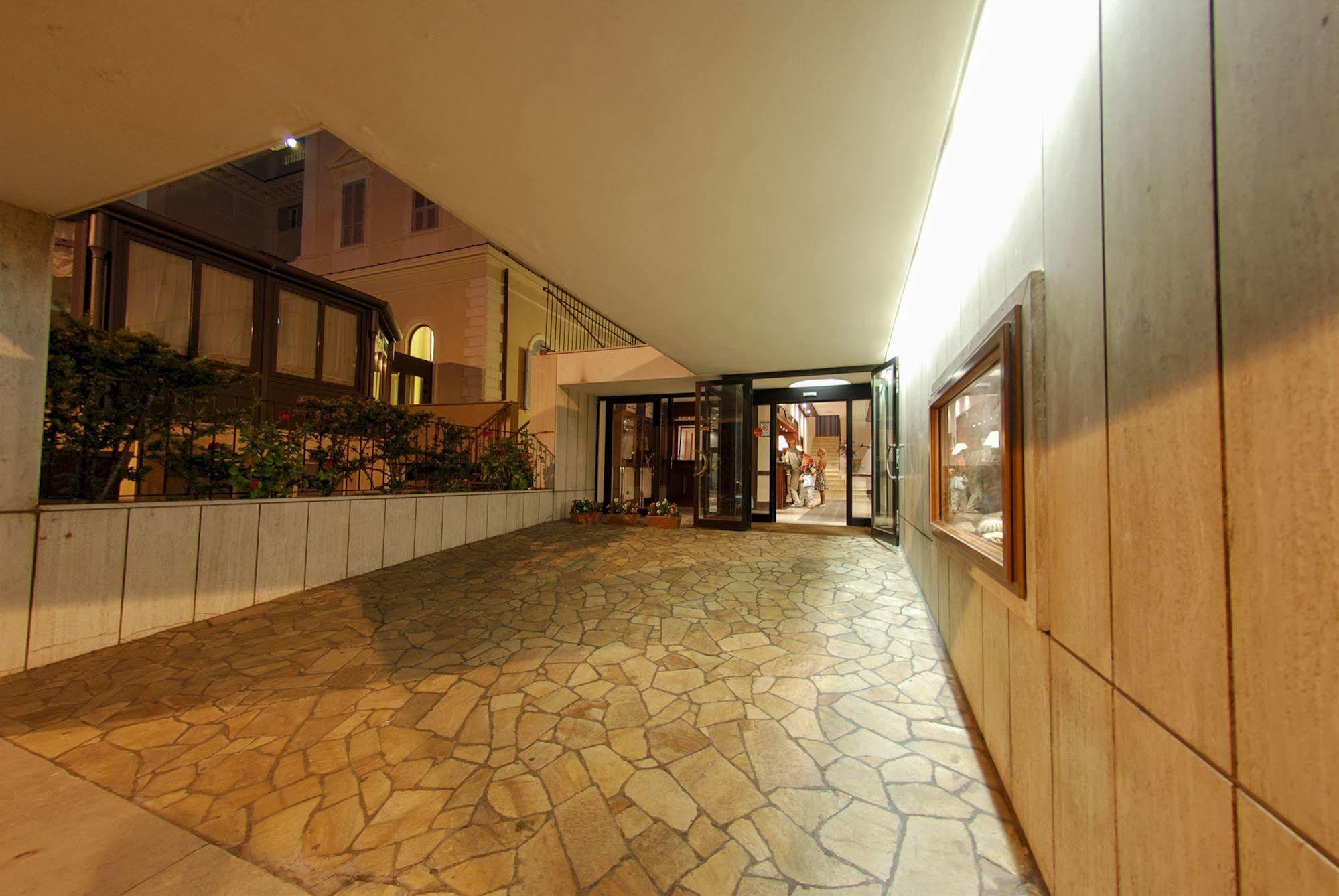 Hotel Mediterraneo Civitavecchia Luaran gambar